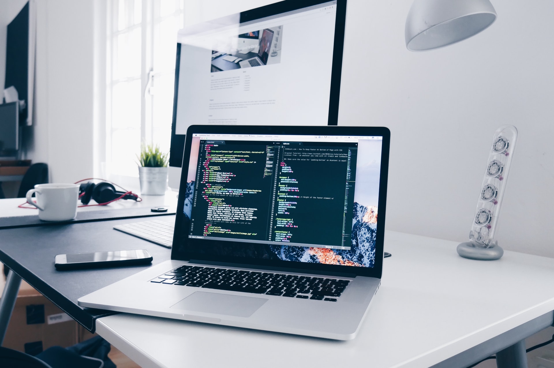 code-laptop code-laptop